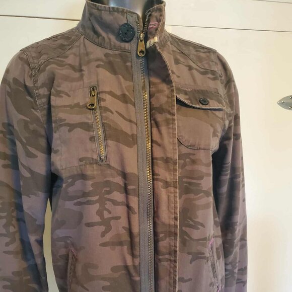 AWESOME Vintage Camo Jacket - Picture 11 of 16